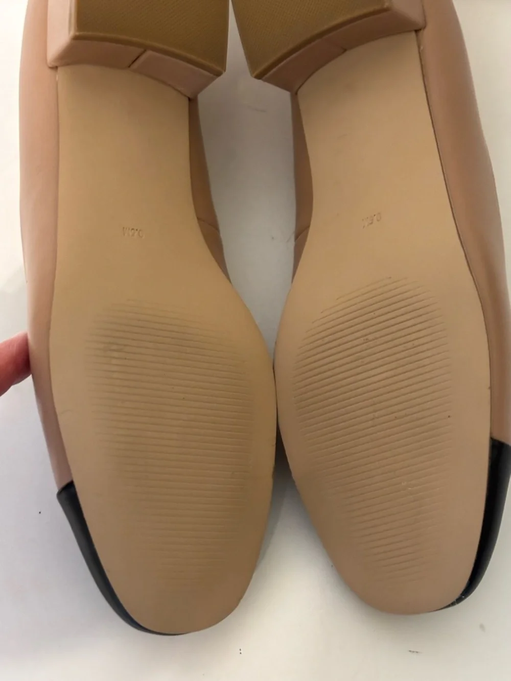 STEVE MADDEN Tan and Black 1” Heel Leather Pumps Size 8.5.